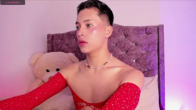 Snapshot of Marck_rousse1 chatting on 02/19/25, 12:00 Marck rousse1 online show from 02/19/25, 12:00