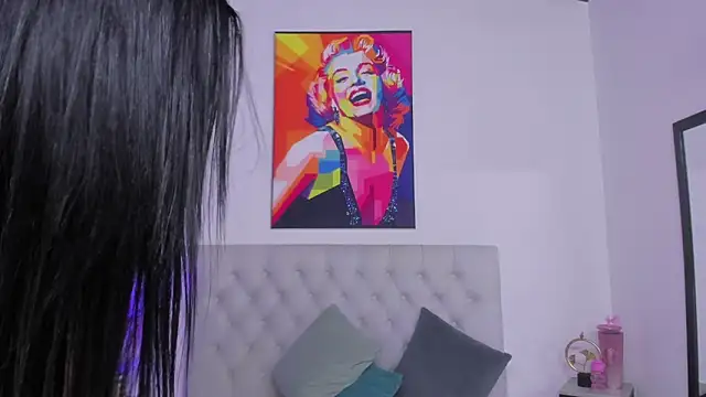 Snapshot of KristalFoxx chatting on 09/14/25, 02:00 KristalFoxx online show from 09/14/25, 02:00