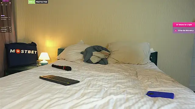 Snapshot of friendsurdreams chatting on 12/21/24, 09:25 friendsurdreams online show from 12/21/24, 09:25