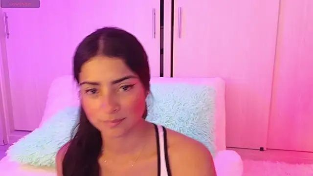 Snapshot of Yues050600 chatting on 12/08/24, 12:40 Yues050600 online show from 12/08/24, 12:40