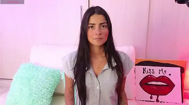 Snapshot of Yues050600 chatting on 01/23/25, 12:35 Yues050600 online show from 01/23/25, 12:35