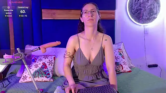 Snapshot of Andromeda-jade chatting on 01/07/26, 04:26 Andromeda-jade online show from 01/07/26, 04:26