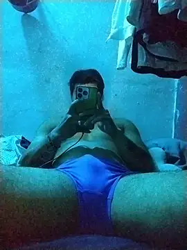 Snapshot of Woofer_dick chatting on 11/27/25, 05:31 Woofer dick online show from 11/27/25, 05:31