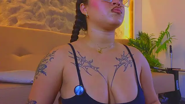 Isa  Blanc online show from 11/28/25, 03:09