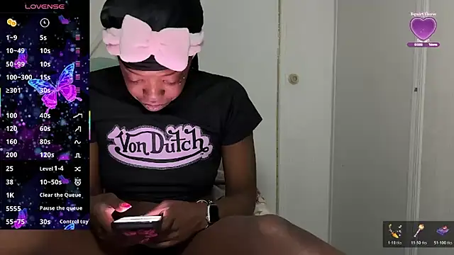 Snapshot of minimama69 chatting on 03/31/26, 08:59 minimama69 online show from 03/31/26, 08:59