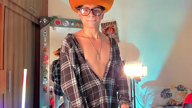 marckalexis online show from 12/18/25, 10:54