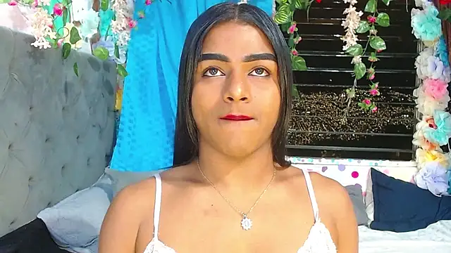 Snapshot of Karly_coffe chatting on 11/18/25, 01:22 Karly coffe online show from 11/18/25, 01:22