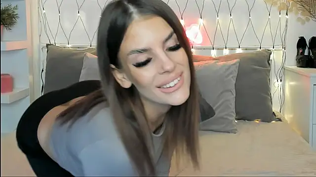 Snapshot of CassyCain chatting on 03/03/25, 02:04 CassyCain online show from 03/03/25, 02:04