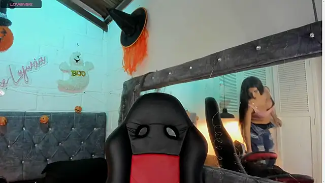 Snapshot of sarajhonson_dl chatting on 10/16/25, 05:14 sarajhonson dl online show from 10/16/25, 05:14