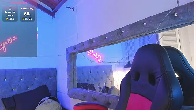 Snapshot of sarajhonson_dl chatting on 11/25/25, 05:13 sarajhonson dl online show from 11/25/25, 05:13