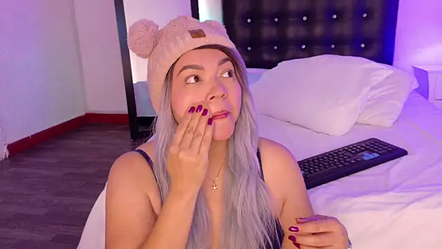 Cuckold lover69 online show from 12/18/25, 01:50