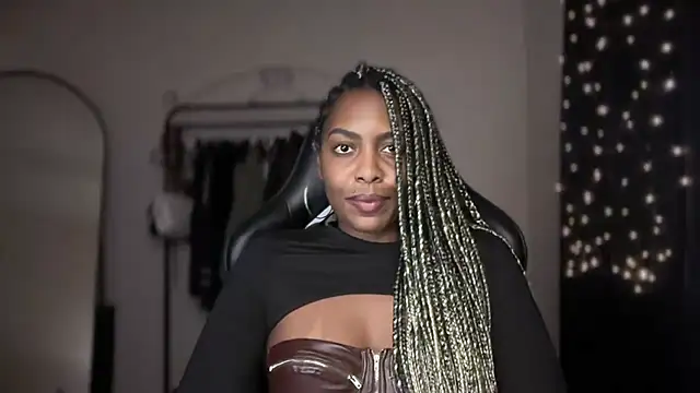 Snapshot of marisilva_br chatting on 11/18/25, 09:08 marisilva br online show from 11/18/25, 09:08