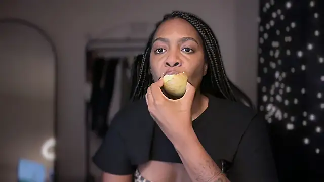 Snapshot of marisilva_br chatting on 12/17/25, 09:32 marisilva br online show from 12/17/25, 09:32