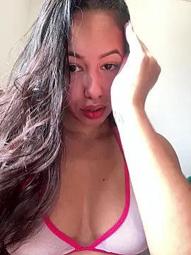 Snapshot of Monica_Pimentinha_ chatting on 03/11/25, 01:12 Monica Pimentinha online show from 03/11/25, 01:12