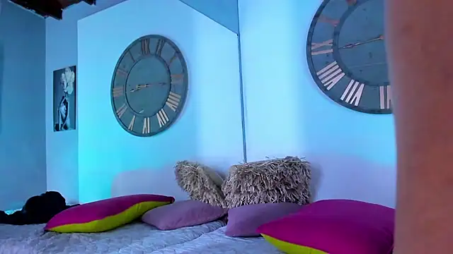 Mike 0233  online show from 12/21/24, 07:03