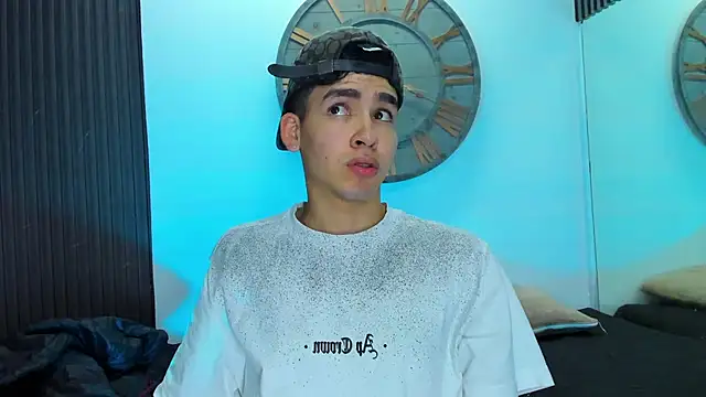 Mike 0233  online show from 02/15/25, 08:00