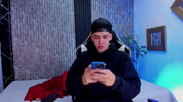 Mike 0233  online show from 10/01/25, 04:40