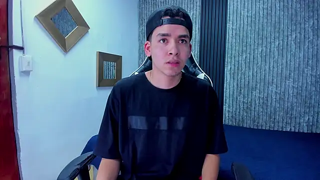 Mike 0233  online show from 10/29/25, 04:26