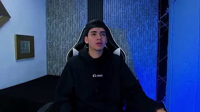 Mike 0233  online show from 12/17/25, 04:18