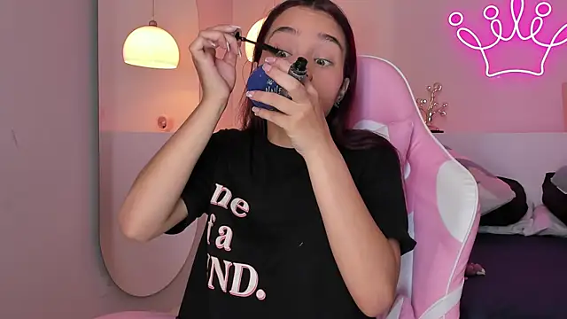 violeth hill online show from 02/07/25, 04:06