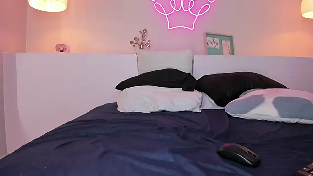 violeth hill online show from 02/07/25, 07:07