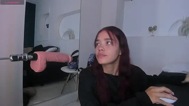 violeth hill online show from 09/19/25, 01:34