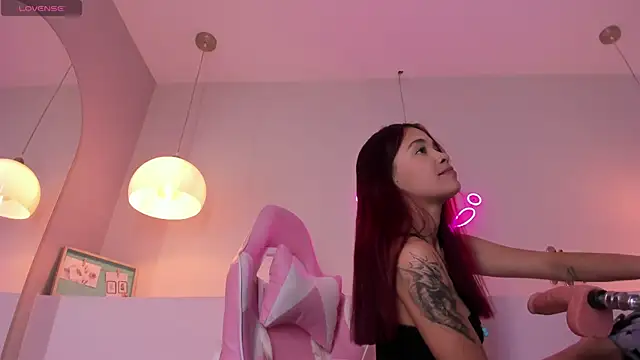 violeth hill online show from 11/22/25, 07:46