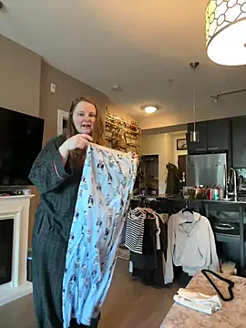 Snapshot of GingerSnap33 chatting on 02/14/26, 09:00 GingerSnap33 online show from 02/14/26, 09:00