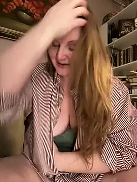 Snapshot of GingerSnap33 chatting on 03/05/26, 03:13 GingerSnap33 online show from 03/05/26, 03:13