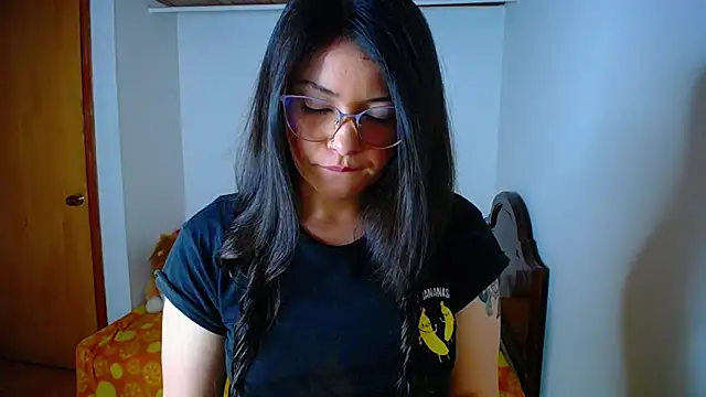 Snapshot of juli05star20 chatting on 02/16/25, 01:25 juli05star20 online show from 02/16/25, 01:25
