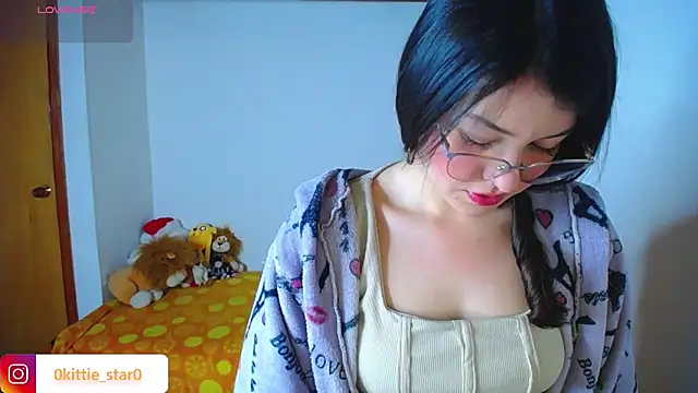Snapshot of juli05star20 chatting on 03/05/25, 12:33 juli05star20 online show from 03/05/25, 12:33