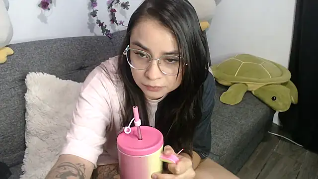 Snapshot of Zoeeeth_ chatting on 08/06/26, 02:24 Zoeeeth online show from 08/06/26, 02:24