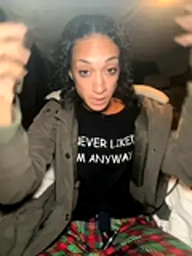 Snapshot of starrynikki chatting on 10/28/25, 01:03 starrynikki online show from 10/28/25, 01:03