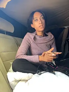 Snapshot of starrynikki chatting on 11/13/25, 03:55 starrynikki online show from 11/13/25, 03:55