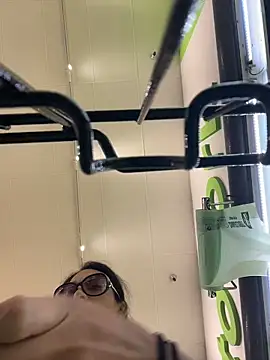 Snapshot of starrynikki chatting on 11/24/25, 06:07 starrynikki online show from 11/24/25, 06:07