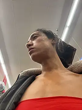 Snapshot of starrynikki chatting on 11/26/25, 06:03 starrynikki online show from 11/26/25, 06:03