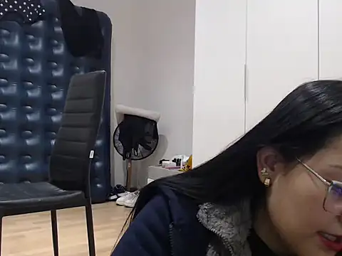 Snapshot of Alisha_99 chatting on 11/21/25, 06:39 Alisha 99 online show from 11/21/25, 06:39