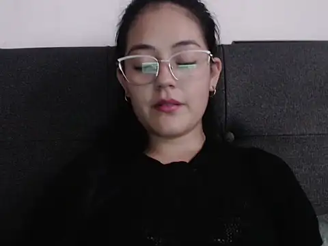 Snapshot of Alisha_99 chatting on 04/19/26, 10:34 Alisha 99 online show from 04/19/26, 10:34
