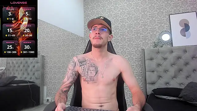 CodyWalkerR online show from 11/07/25, 05:24