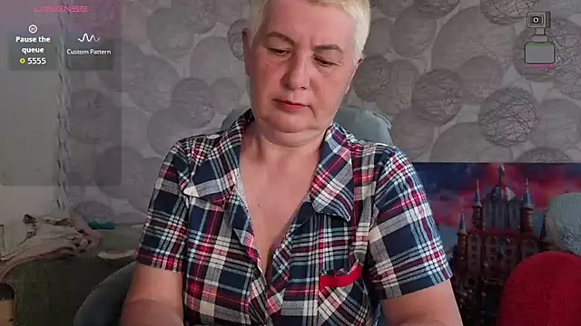 NicoleOlla online show from 05/05/26, 02:19