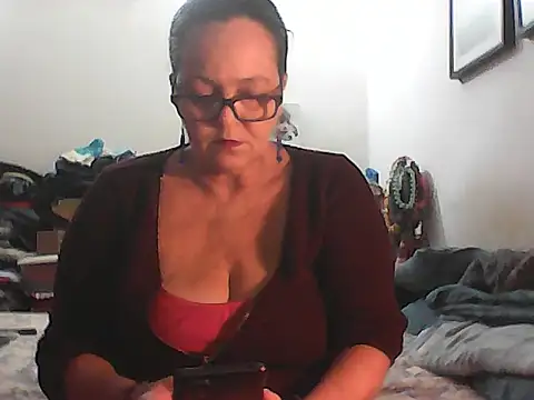 Snapshot of brasiliana49 chatting on 10/04/25, 02:31 brasiliana49 online show from 10/04/25, 02:31