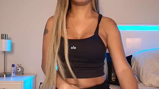 Snapshot of missvalen chatting on 03/06/26, 02:52 missvalen online show from 03/06/26, 02:52