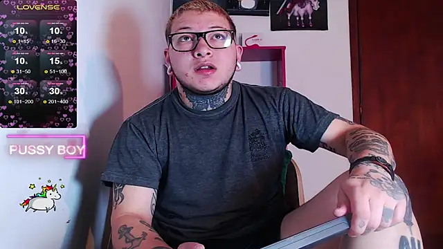 Snapshot of princeFtm chatting on 02/07/25, 03:19 princeFtm online show from 02/07/25, 03:19