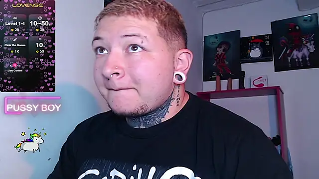 Snapshot of princeFtm chatting on 02/11/25, 08:20 princeFtm online show from 02/11/25, 08:20