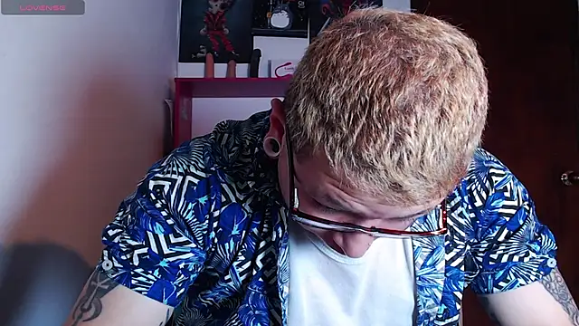 Snapshot of princeFtm chatting on 02/14/25, 10:25 princeFtm online show from 02/14/25, 10:25