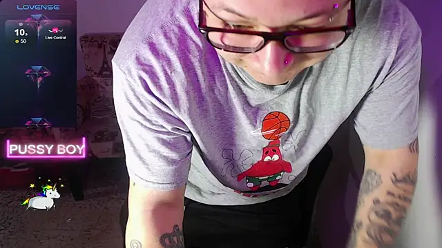 Snapshot of princeFtm chatting on 02/21/25, 02:48 princeFtm online show from 02/21/25, 02:48