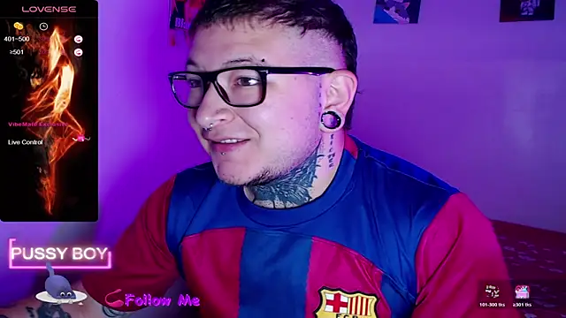 Snapshot of princeFtm chatting on 11/09/25, 03:43 princeFtm online show from 11/09/25, 03:43