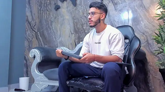 Liam Kleiin online show from 01/27/25, 11:43