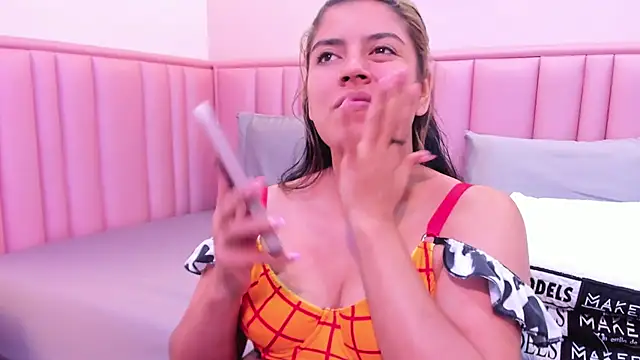 taylor cupper online show from 11/17/25, 12:27