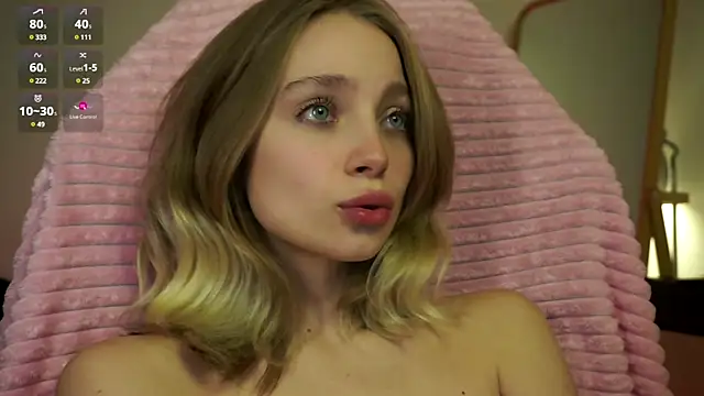 Snapshot of _LISA_BABYMETAL_ chatting on 12/13/24, 07:21 LISA BABYMETAL online show from 12/13/24, 07:21